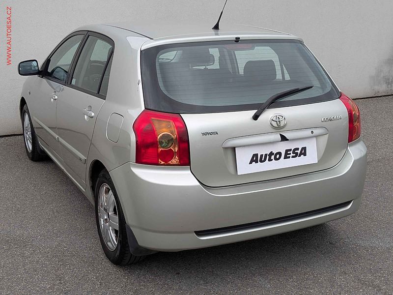 Toyota Corolla (2005) 1.4i - fotka 6 z 14