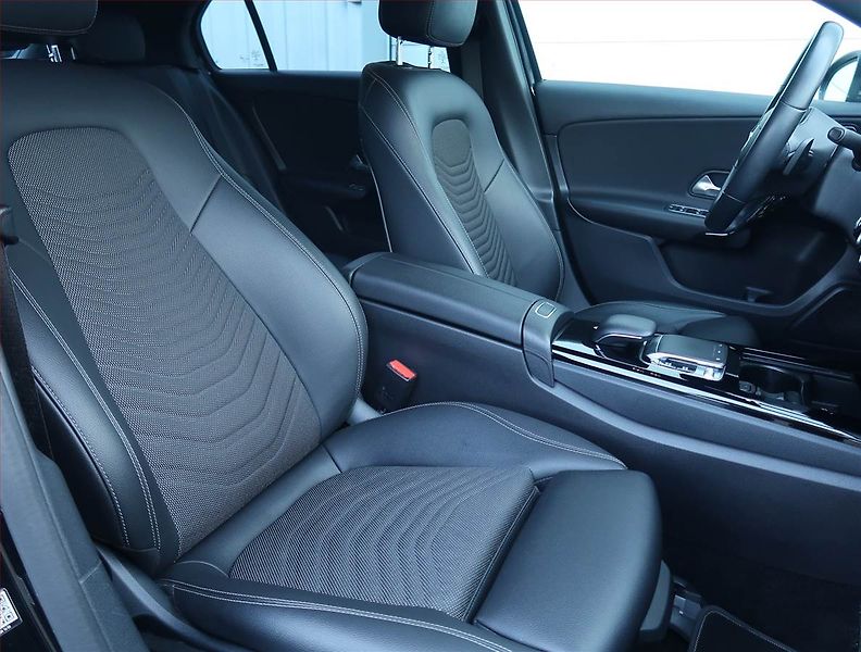 Mercedes-Benz Třídy A (2018) Style A 180 - fotka 9 z 18