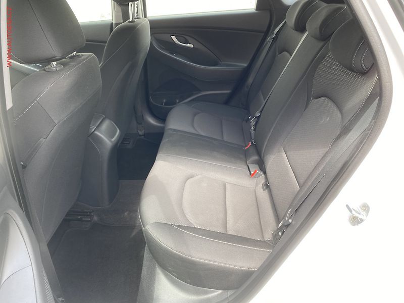 Hyundai i30 (2018) 1.4 T-GDi Fastback, ČR - fotka 10 z 15