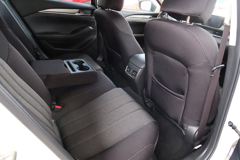 Mazda 6 WGN 2,0 G165 360°kam., serv. - fotka 18 z 32