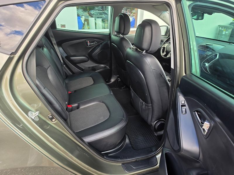 Hyundai ix35 (2012) 2.0 CRDi 4WD - fotka 13 z 34