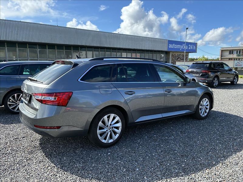 Škoda Superb 2,0 TAŽNÉ,WEBASTO,EL.KUFR - fotka 6 z 35