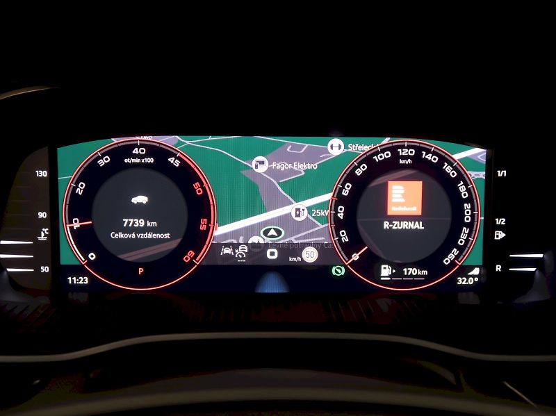 Škoda Octavia (2025) SPORTLINE 2.0TDI 110KW LED MAT - fotka 17 z 43
