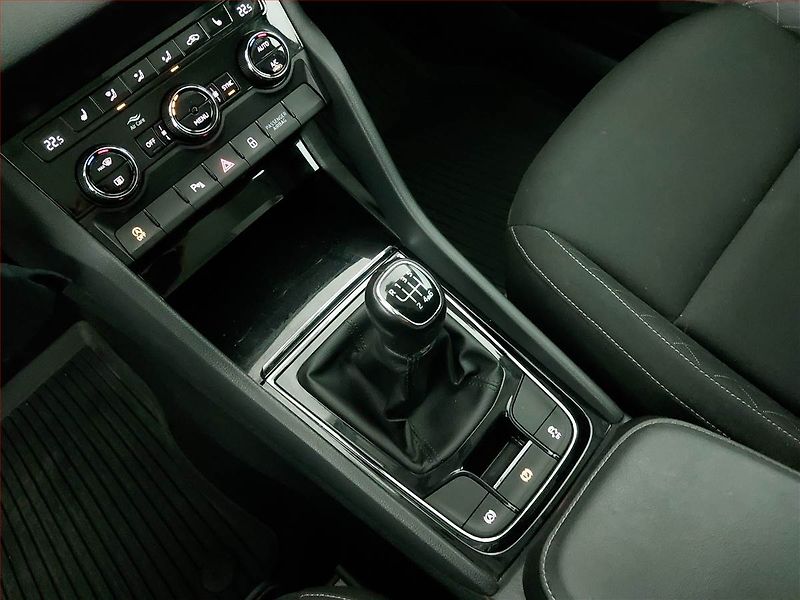 Škoda Karoq (2019) Ambition 1.5 TSI, Navi - fotka 13 z 21