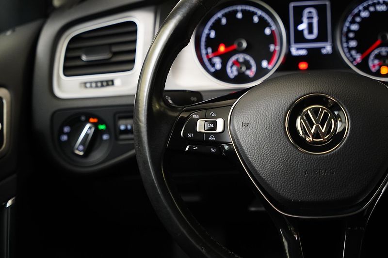 Volkswagen Golf - fotka 15 z 26