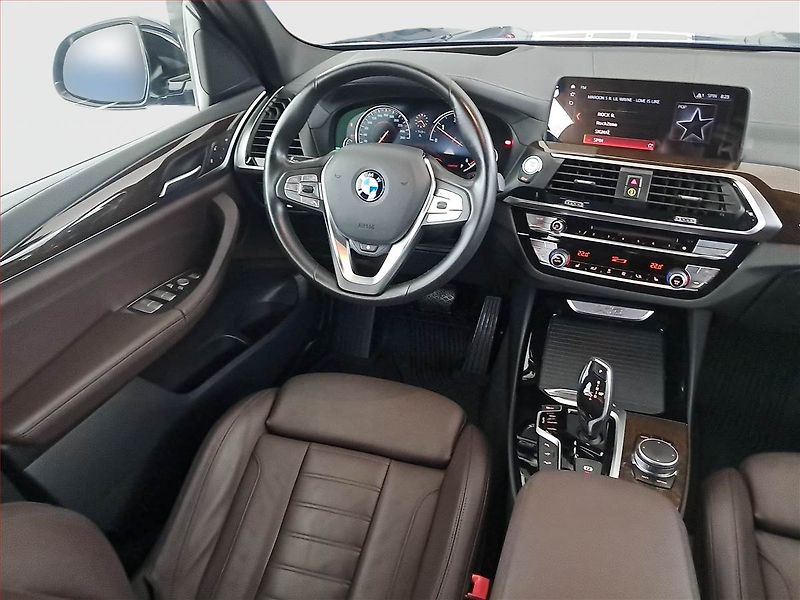 BMW X3 (2018) Luxury line xDrive25d - fotka 7 z 19