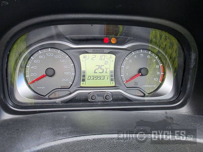 Suzuki Burgman 650 Executive (2014) ABS - fotka 17 z 17