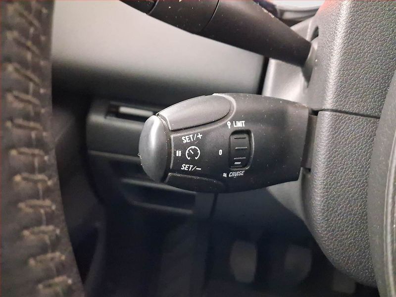Peugeot 3008 (2010) 2.0 HDi, Tempomat - fotka 15 z 21