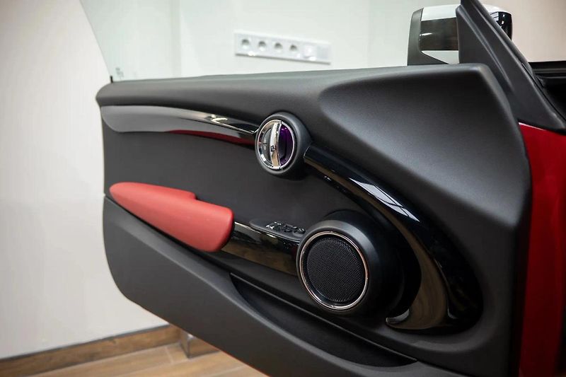 Mini Cooper S 2.0 141 kW - fotka 20 z 35