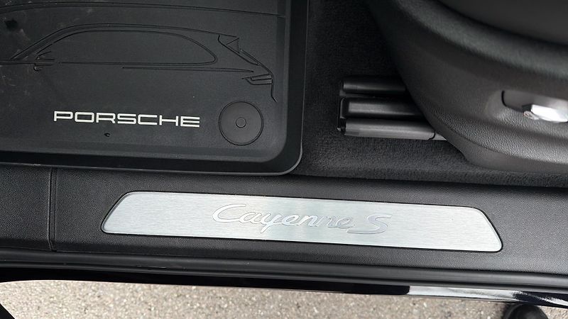 Porsche Cayenne S - fotka 19 z 29