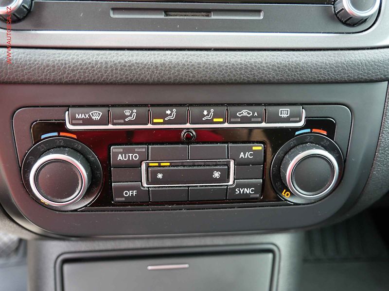 Volkswagen Tiguan (2014) 2.0TDi 4x4, DSG, TZ, AC - fotka 16 z 20