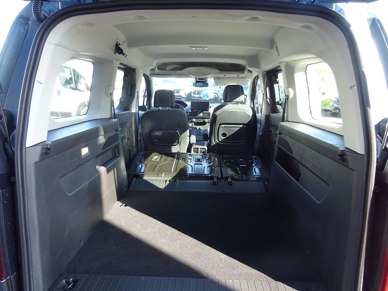 Peugeot Rifter (2026) LONG ALLURE BlueHDi 130k EAT8 - fotka 14 z 70