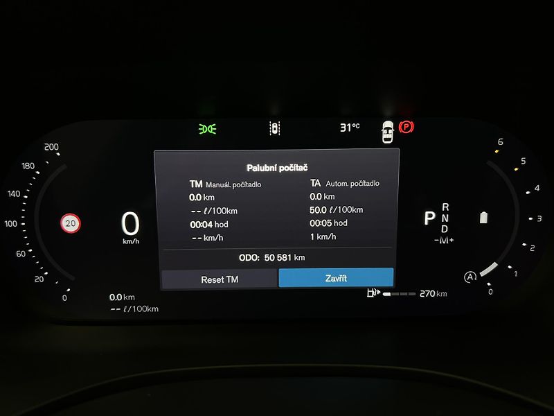 Volvo XC60 B4 AWD DARK PLUS CZ 1. maj. - fotka 24 z 45