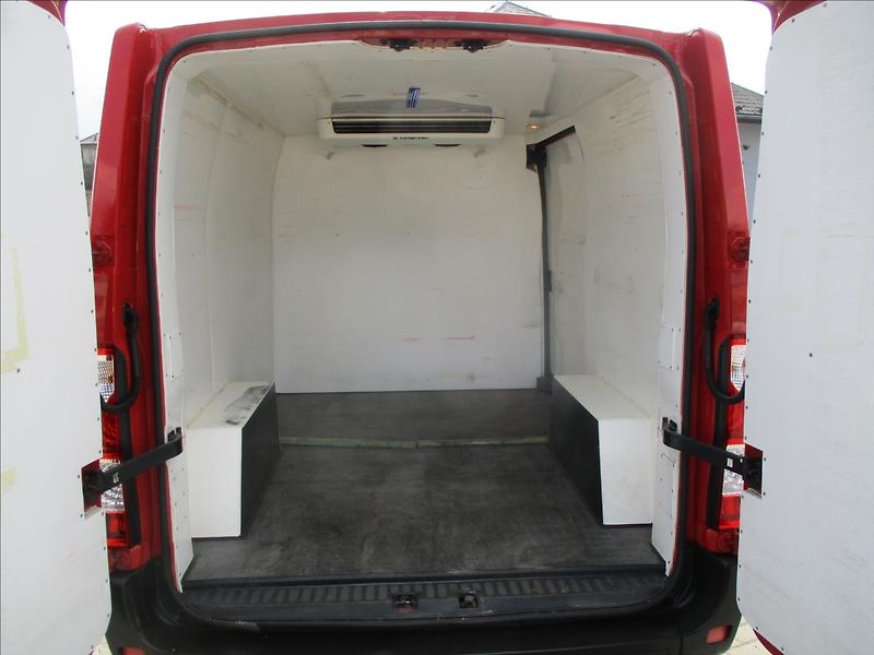 Renault Master 2,3 dCi 110k COOL DPH 12xCZaut - fotka 19 z 35