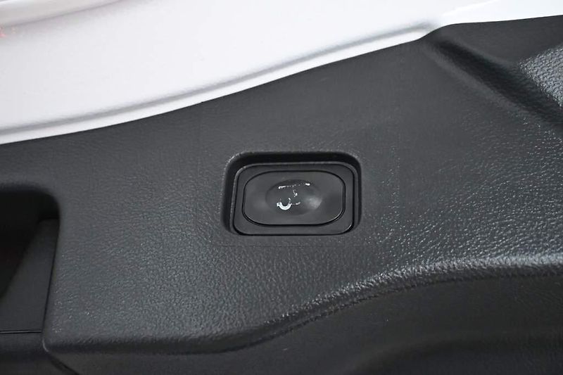 Ford Mondeo (2021) 2.0 VIGNALE 140 KW LED ACC Mas - fotka 25 z 39