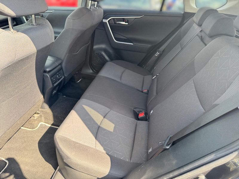 Toyota RAV4 (2023) COMFORT 2.5 HYBRID 131kW 4WD  - fotka 8 z 11