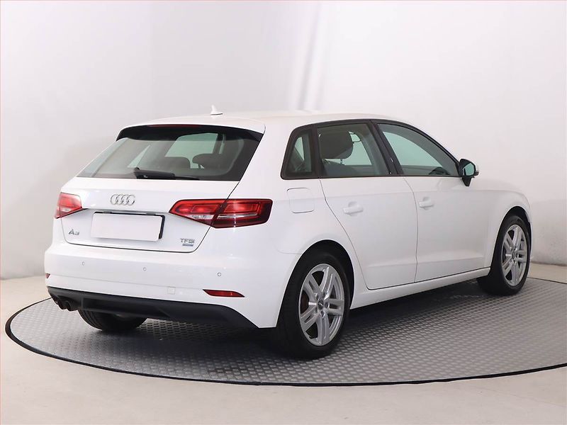 Audi A3 (2017) 1.4 TFSI, Automat, Navi - fotka 5 z 21