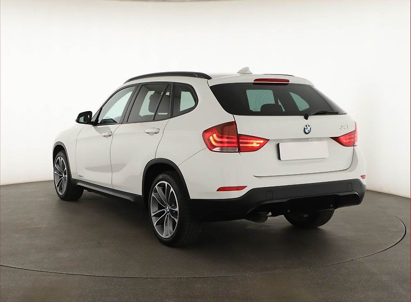 BMW X1 (2015) xDrive18d, 4X4, Automat - fotka 4 z 16