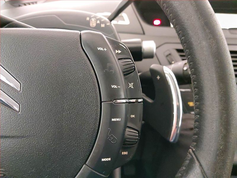Citroën C4 Picasso (2010) 1.6 HDi, Automat, 7 míst - fotka 16 z 20