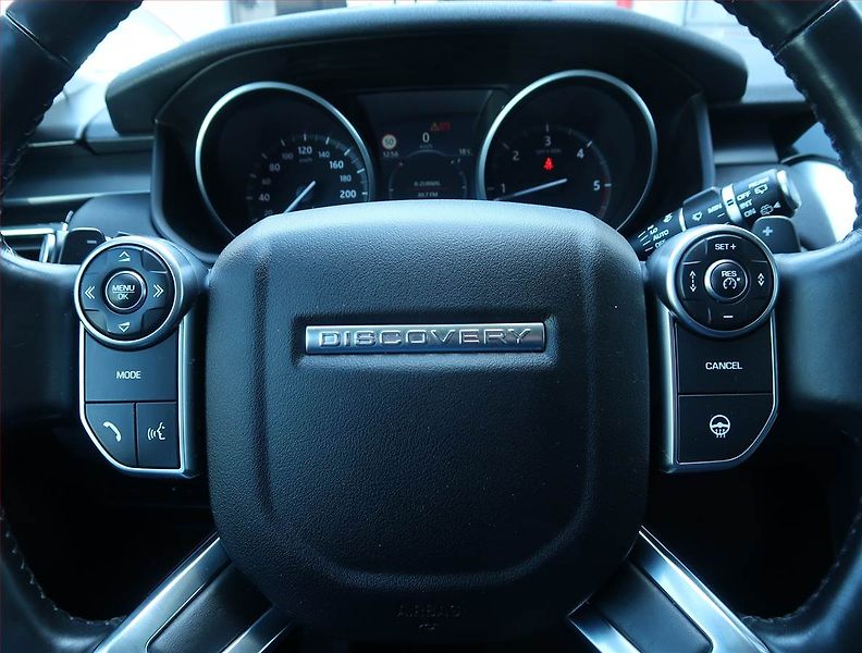 Land Rover Discovery (2018) 3.0 Td6 - fotka 18 z 26
