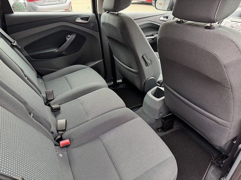 Ford C-MAX (2011) 1.6i Ti-VCT Klima Parkování - fotka 17 z 45