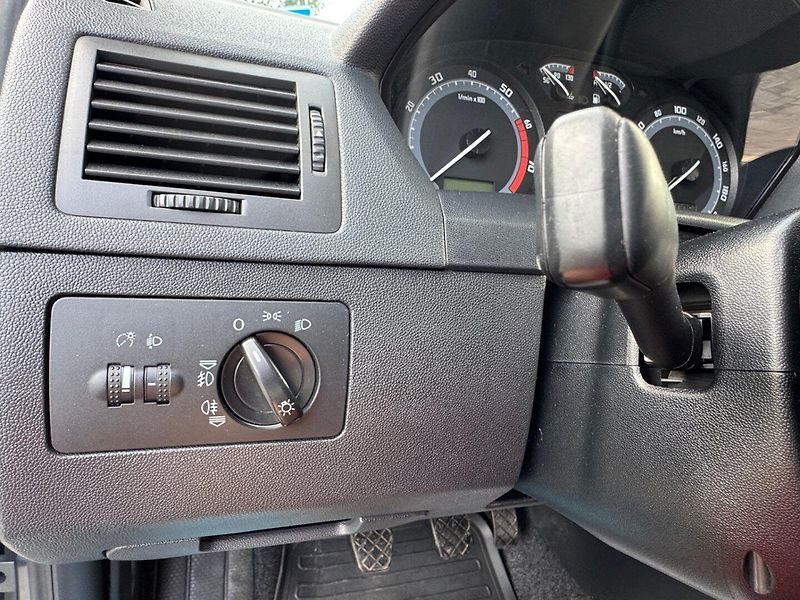 Škoda Fabia (2006) 1.2 Klima - fotka 21 z 28