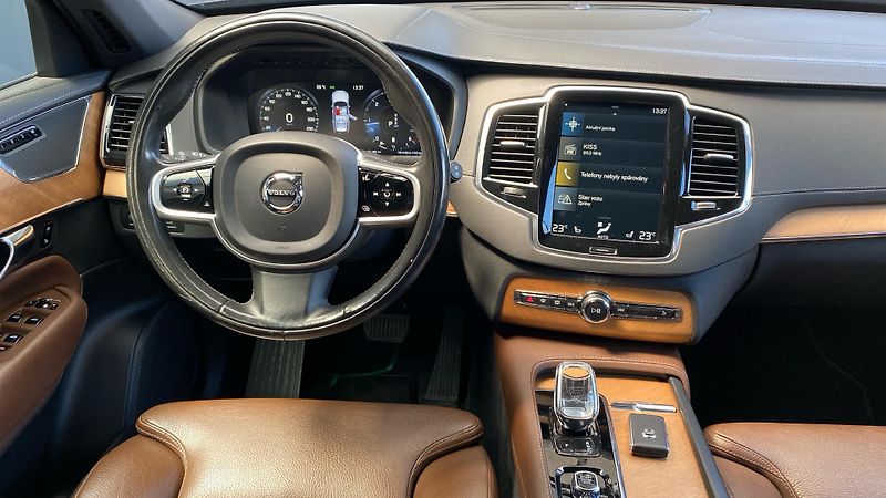 Volvo XC90 INSCRIPTION, B5 AWD, 173+10 kW - fotka 13 z 34