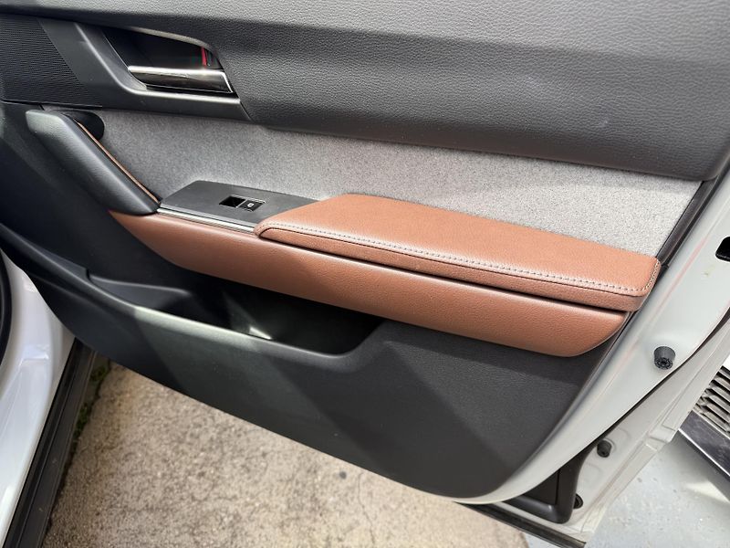 Mazda MX-30 (2021) EXLUSIVE-NAVI-KÚŽE-ČERPADLO- - fotka 14 z 26