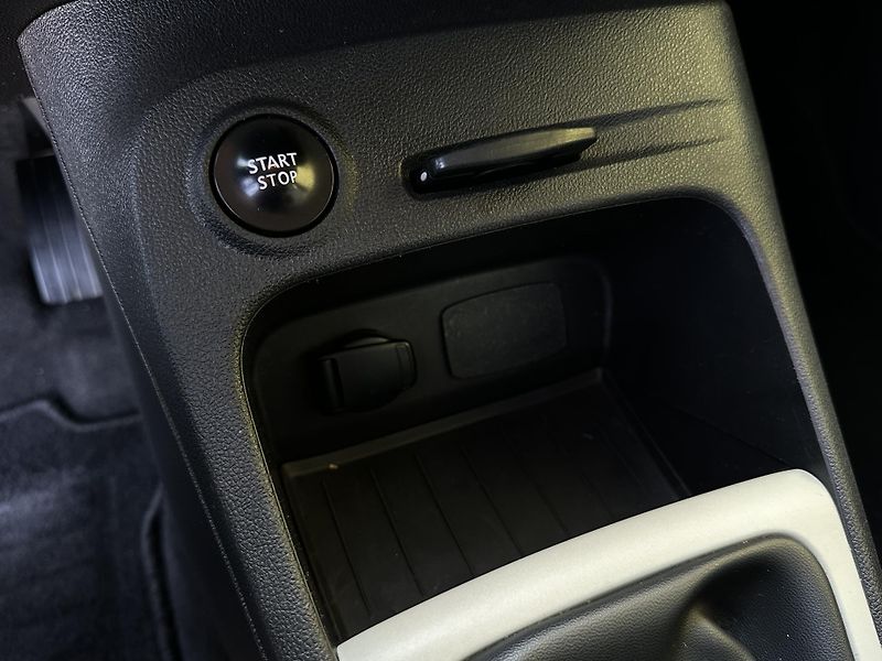 Renault Captur (2017) 0.9/66kW * KLIMA* 1.Maj.  - fotka 14 z 36