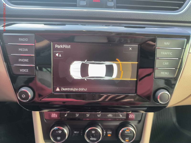 Škoda Superb (2016) 1.4 TSi, Style, bixen, +ALU - fotka 15 z 26
