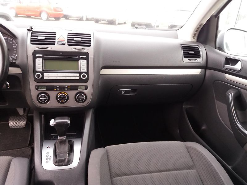 Volkswagen Golf 1.4TSi,103kW,DSG,DIG.KLIMA! - fotka 9 z 21