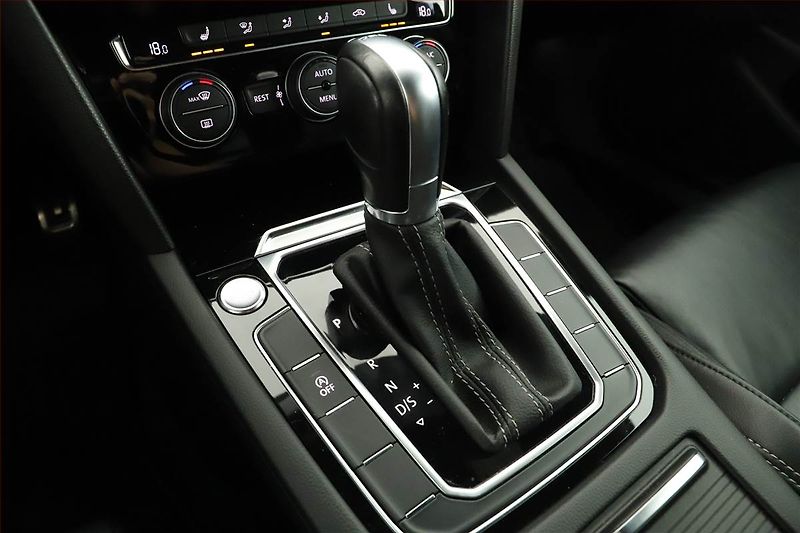 Volkswagen Passat (2019) R-Line 2.0 TDI - fotka 12 z 15