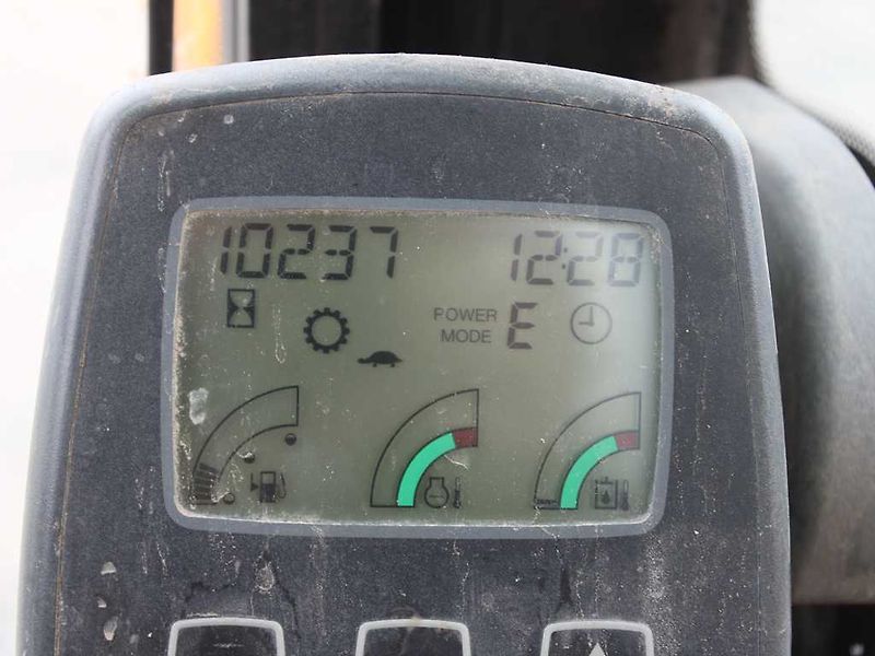 JCB JS145W - fotka 17 z 18