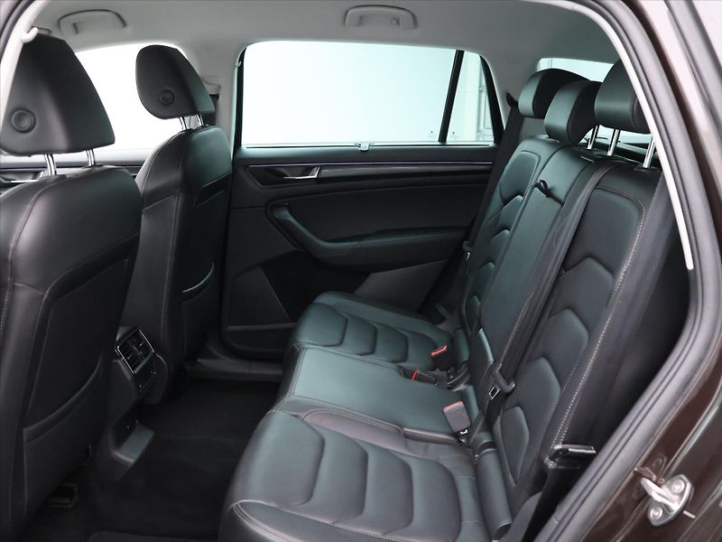 Škoda Kodiaq Scout 2,0 TSI 140kW DSG 4x4 CZ - fotka 13 z 38