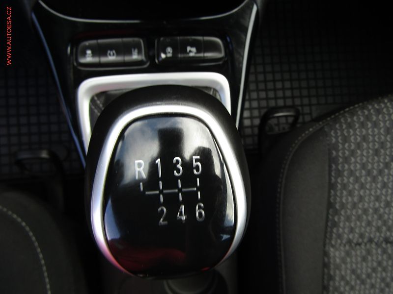 Opel Crossland (2021) 1.2 T, ČR, Navi, kamera - fotka 18 z 22
