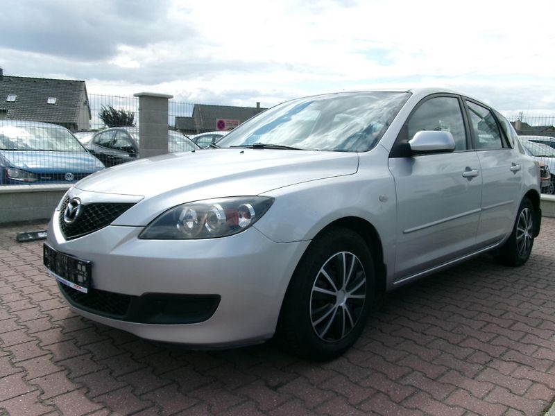 Mazda 3 (2007) 1,3i KLIMA BT NAVI - fotka 2 z 24
