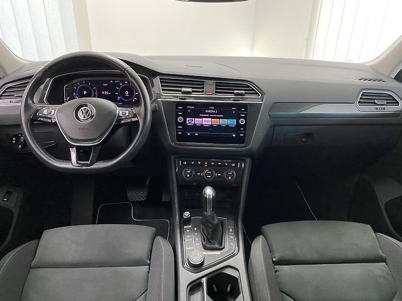 Volkswagen Tiguan 2.0 TSi 4x4 DSG REZERVACE  - fotka 26 z 37