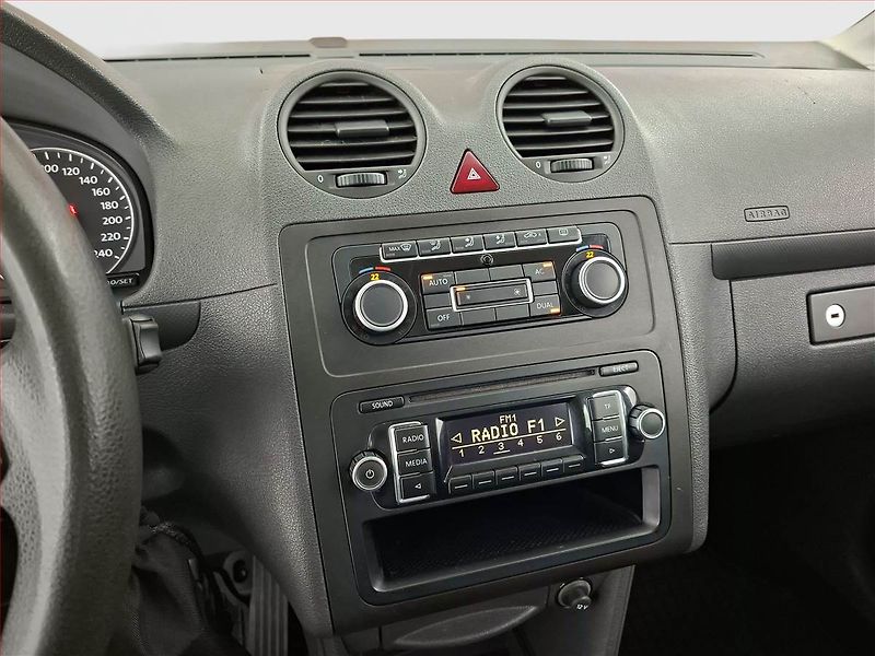 Volkswagen Caddy (2011) 1.6 TDi, 5Míst, ČR, DPH - fotka 12 z 14