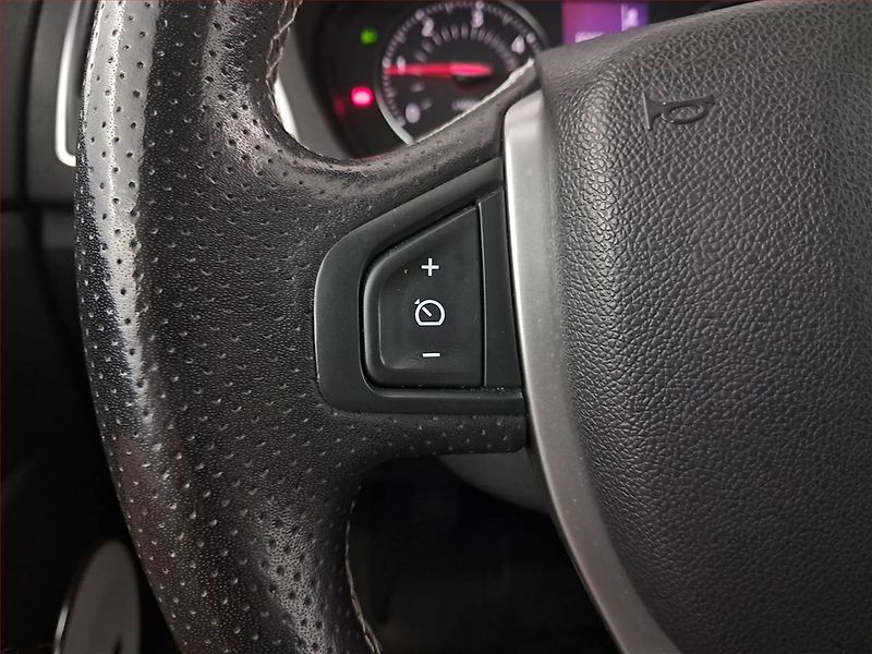 Renault Laguna (2015) 2.0 dCi, Navi, Xenony - fotka 18 z 21