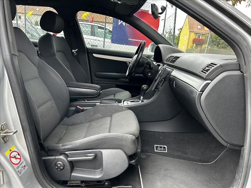Audi A4 2,0 TDi Automat  NováSTK,Tažné - fotka 26 z 42