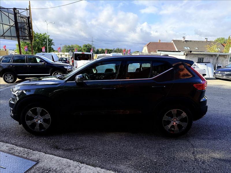 Volvo XC40 2,0 T4 Inscription AWD - fotka 8 z 31