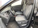 Renault Captur (2017) 1.2 TCe, Crossboarder, navi - náhled 9