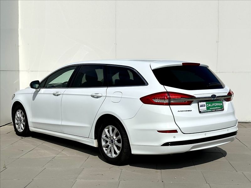 Ford Mondeo 2,0 TDCi Navi Kamera Kůže LED - fotka 12 z 40