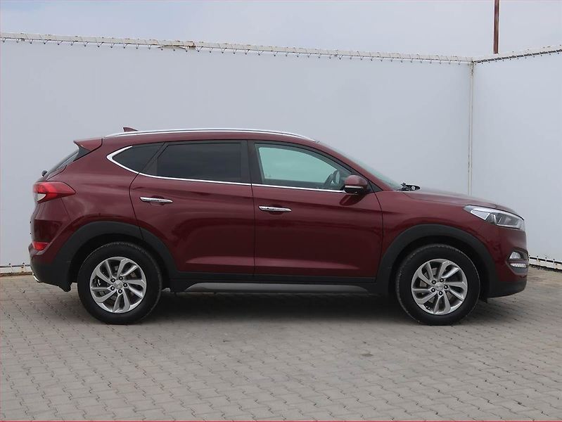 Hyundai Tucson (2016) Style 1.6 T-GDI, 4X4 - fotka 6 z 20