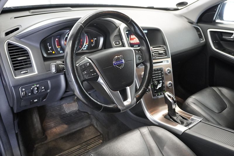 Volvo XC60 (2015) XC60  2,0 D4 AUTOMAT - fotka 13 z 30