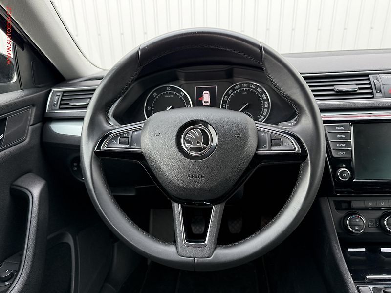 Škoda Superb (2017) 2.0TDi, Ambition, bixen - fotka 13 z 18