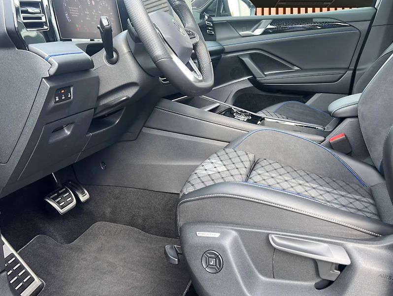 Volkswagen Tiguan TSI 4M R-Line Pano HuD IQ 360 - fotka 6 z 15