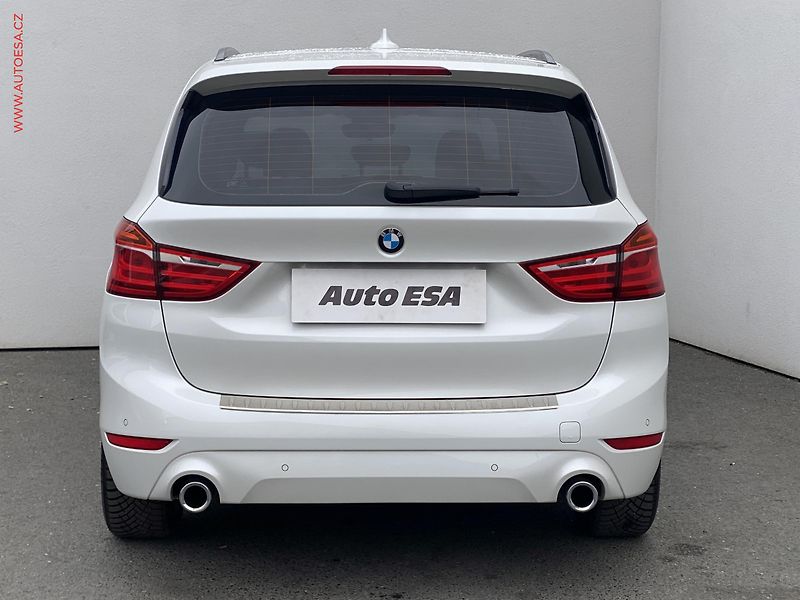 BMW Řada 2 (2018) 2.0d 220d, GranTourer, AT - fotka 5 z 20