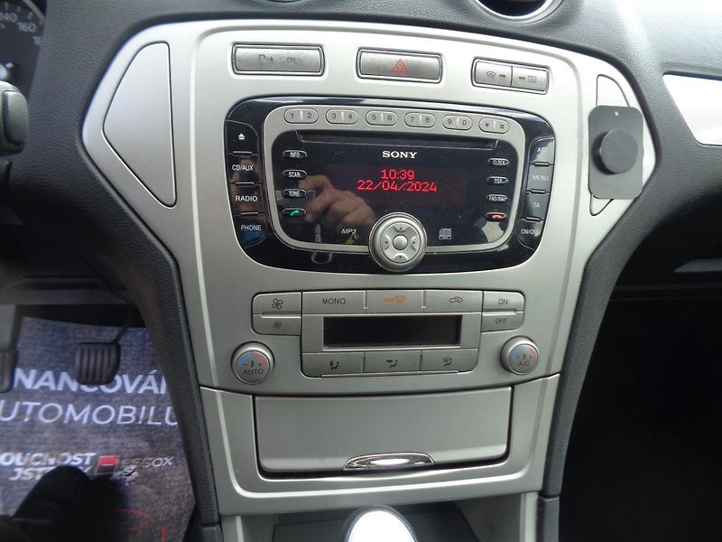 Ford Mondeo 2,0 - fotka 10 z 14