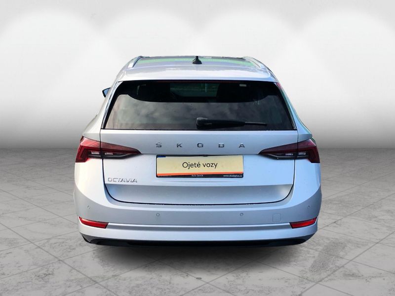 Škoda Octavia 2,0TDi 110kW STYLE DSG - fotka 9 z 29